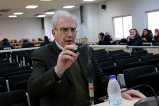 Ο Γιώργος Μαργαρίτης καταθέτει στην πρωτοβάθμια δίκη της Χρυσής Αυγής, τον Ιανουάριο του 2017